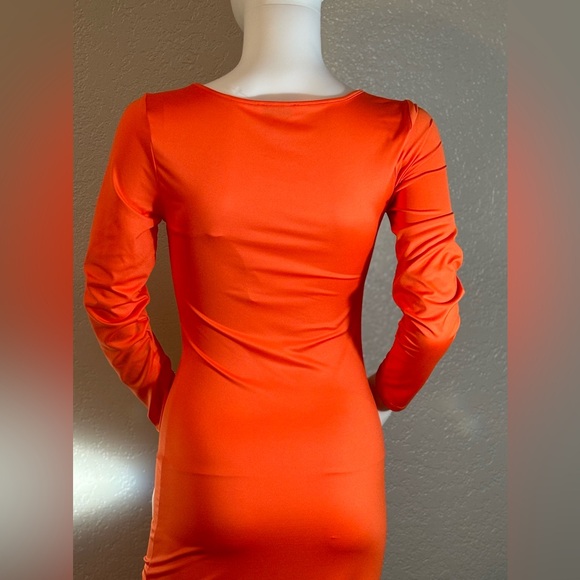 🍁🥳♥️ Gianni Bini Column Icon Knit Scoop Neck Long Sleeve Bodycon Midi Dre… - Picture 7 of 8